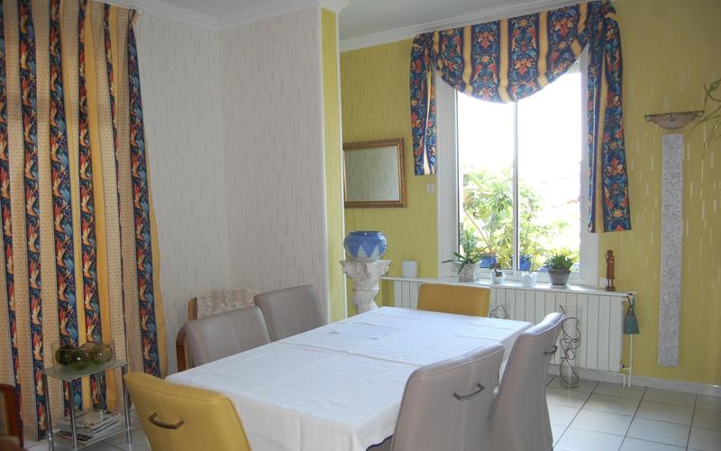 Maison - 300 m² - 6 pièces