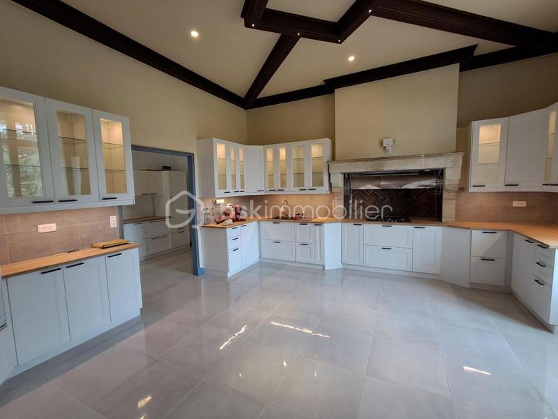 Château - 770 m² - 11 pièces