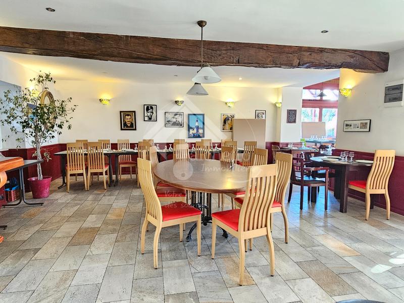 Propriété - 230 m² - 12 pièces