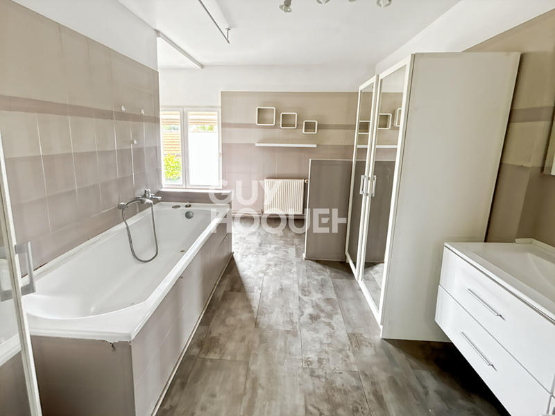 Maison - 189 m² - 7 pièces