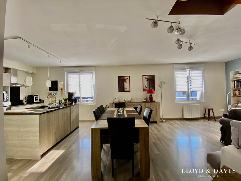 Maison ancienne - 210 m² - 7 pièces