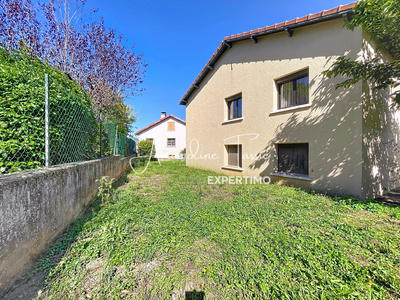 Maison - 93 m² - 5 pièces