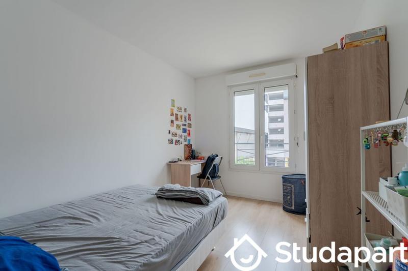 Chambre - 104 m² - 1 pièce