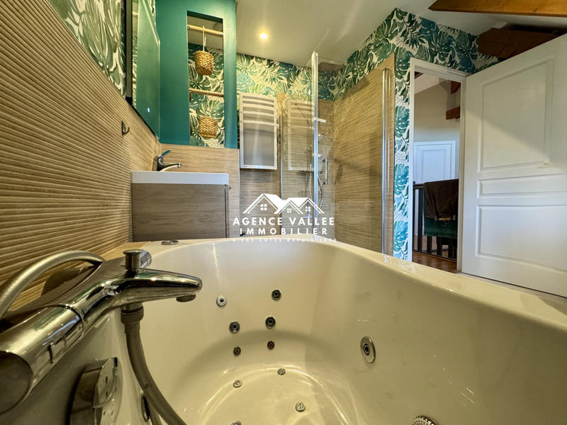 Maison traditionnelle - 148 m² - 7 pièces