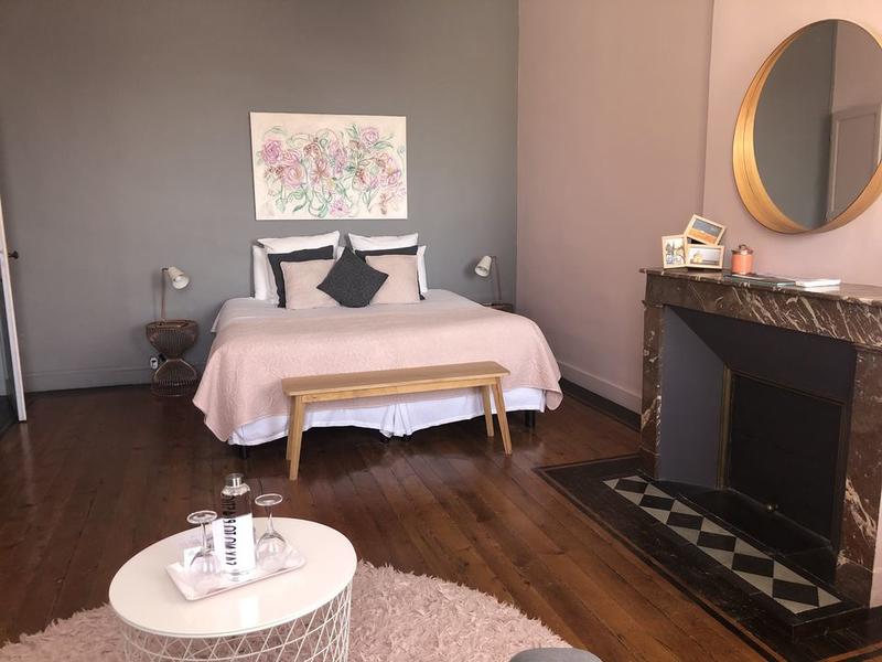 Demeure - 432 m² - 10 pièces