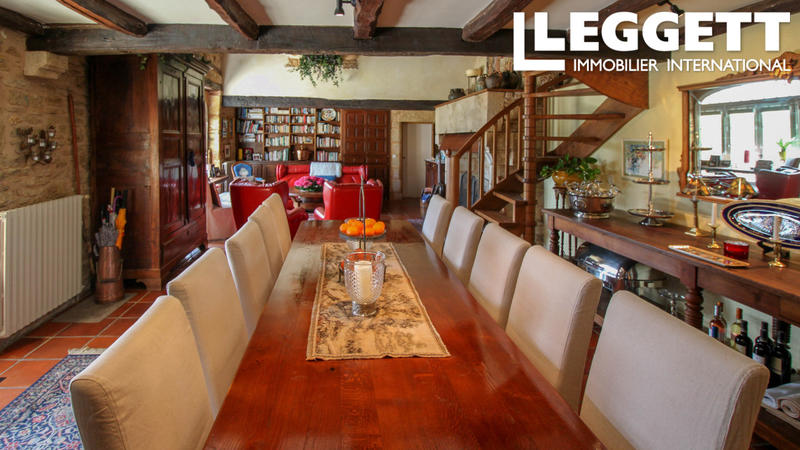 Propriété - 225 m² - 16 pièces