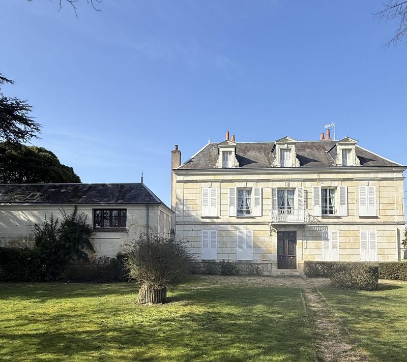 Maison - 260 m² - 11 pièces
