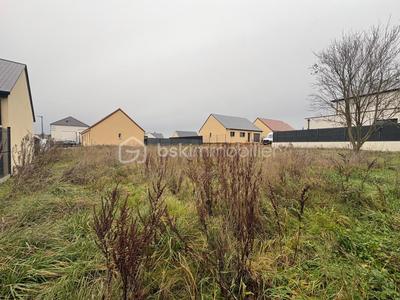 Terrain constructible - 772 m²