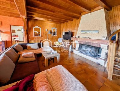 Maison - 255 m² - 9 pièces