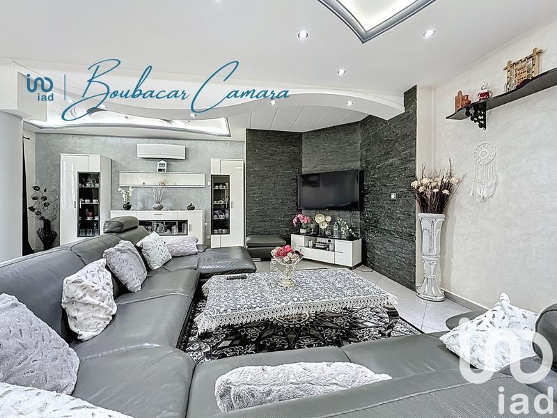 Maison - 203 m² - 8 pièces