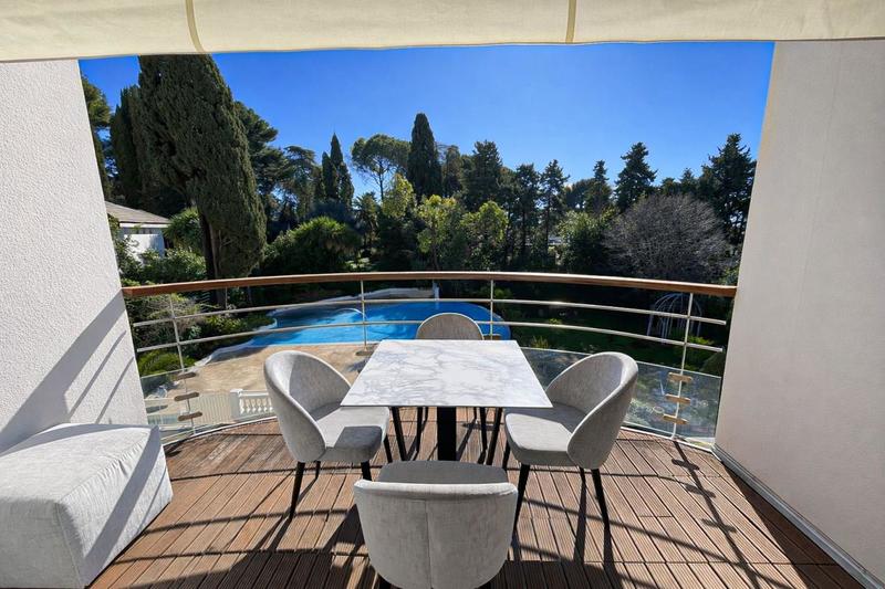 Appartement - 147 m² - 5 pièces