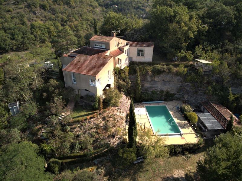 Maison - 152 m² - 8 pièces