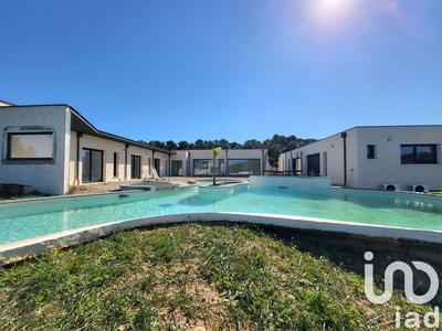 Maison - 240 m² - 6 pièces