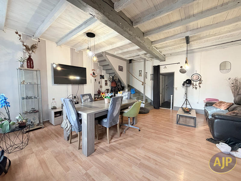 Maison - 90 m² - 3 pièces