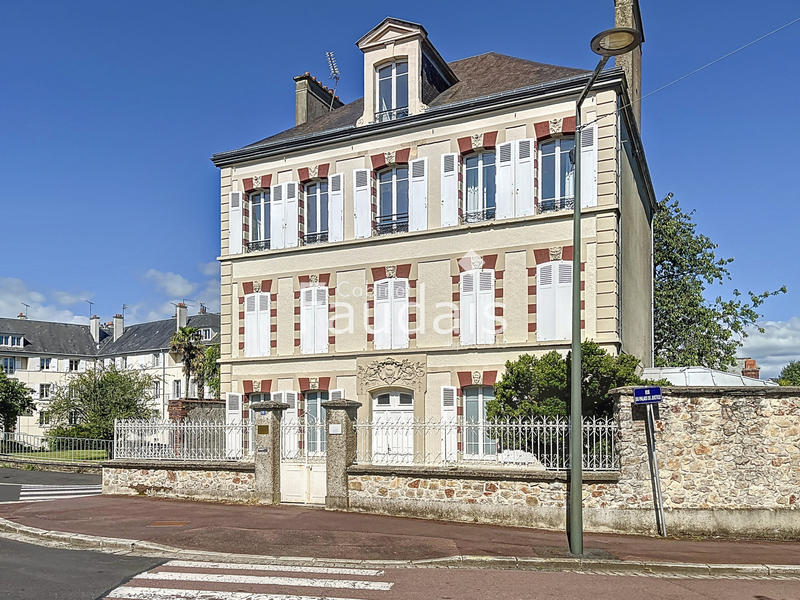 Appartement - 90 m² - 4 pièces