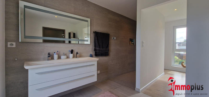 Maison - 192 m² - 6 pièces