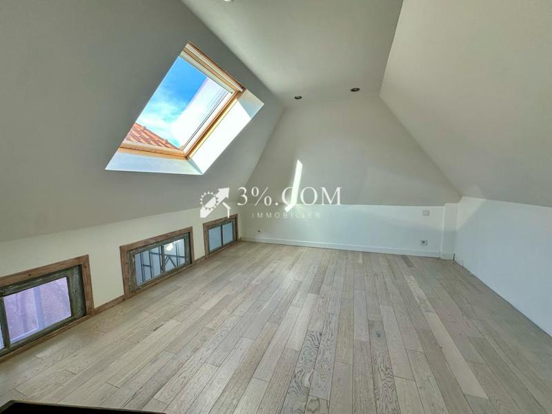 Loft - 143 m² - 5 pièces