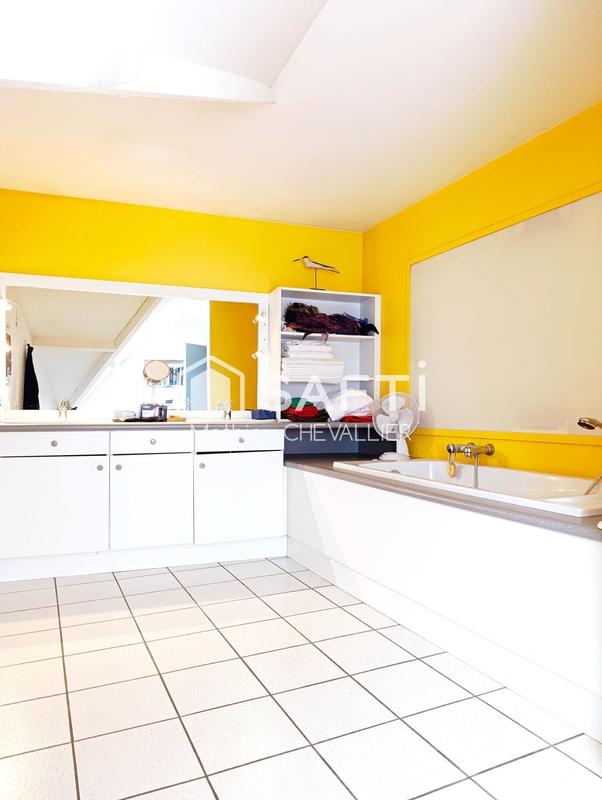 Maison - 195 m² - 10 pièces