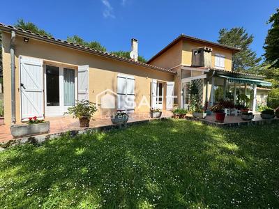 Maison - 137 m² - 5 pièces