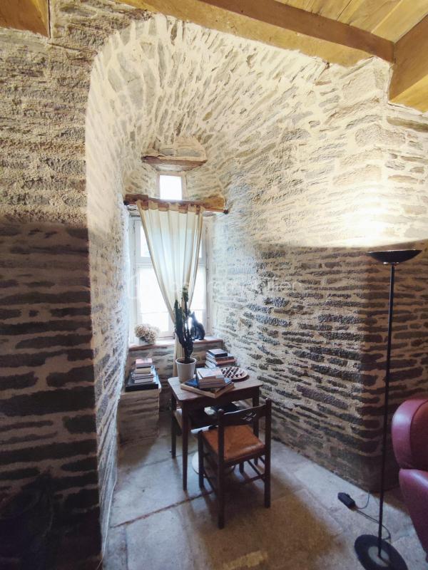 Demeure - 198 m² - 9 pièces