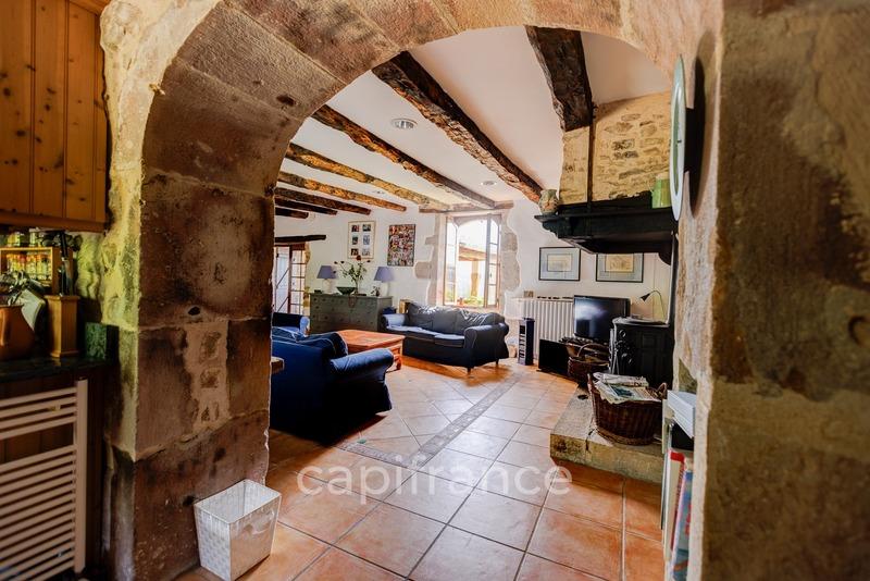 Propriété - 630 m² - 18 pièces