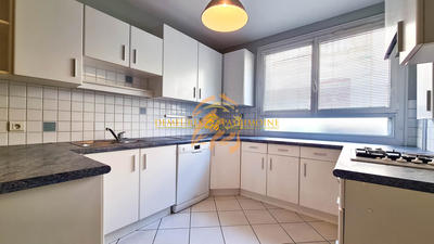 Maison - 213 m² - 8 pièces