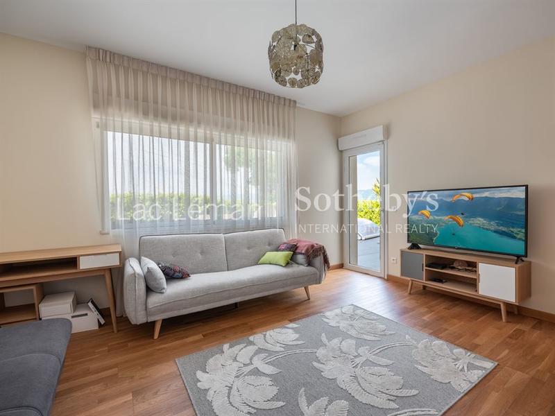 Maison - 312 m² - 9 pièces