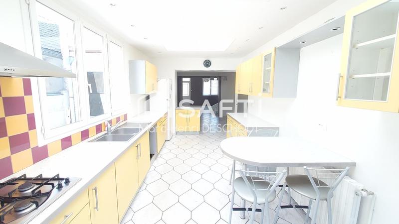 Maison - 150 m² - 8 pièces