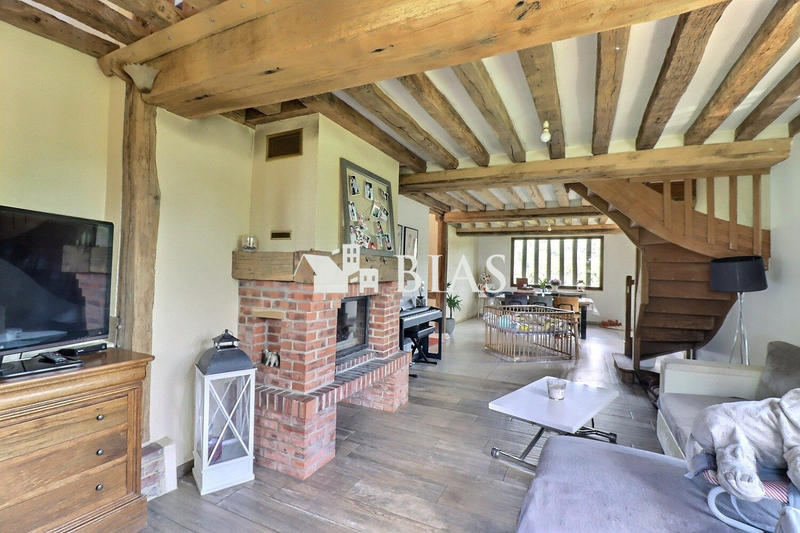 Maison traditionnelle - 150 m² - 6 pièces