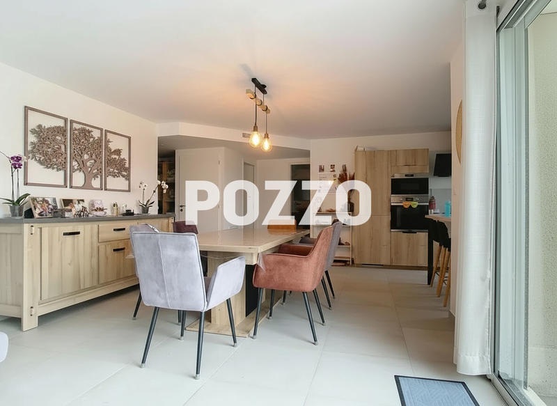 Maison - 122 m² - 5 pièces