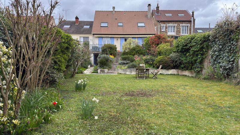 Maison - 121 m² - 6 pièces