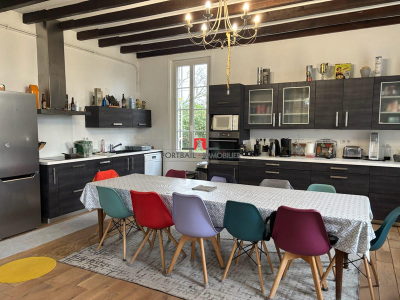 Maison - 243 m² - 10 pièces