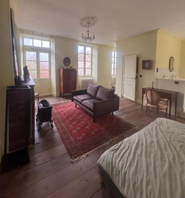 Maison de maîtres - 350 m² - 8 pièces