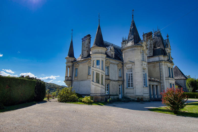 Château - 660 m² - 12 pièces