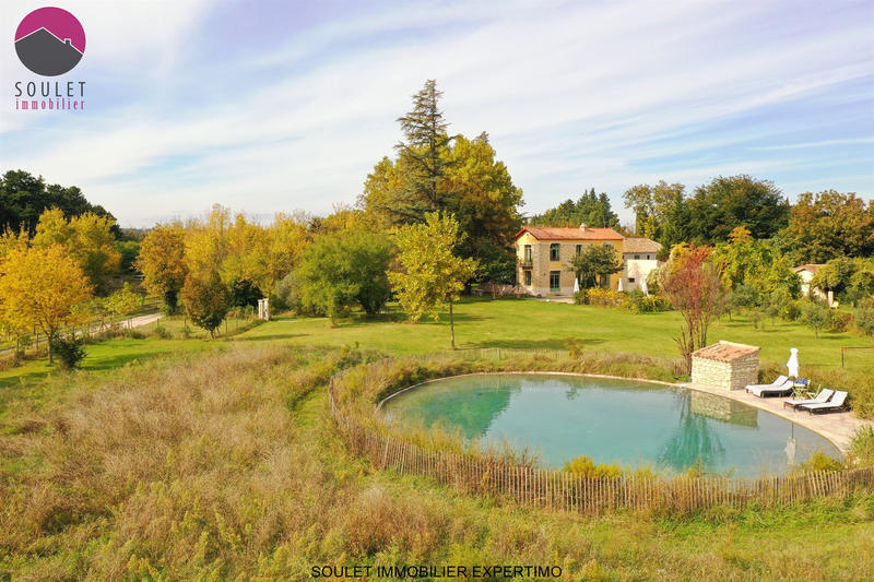 Propriété - 280 m² - 10 pièces