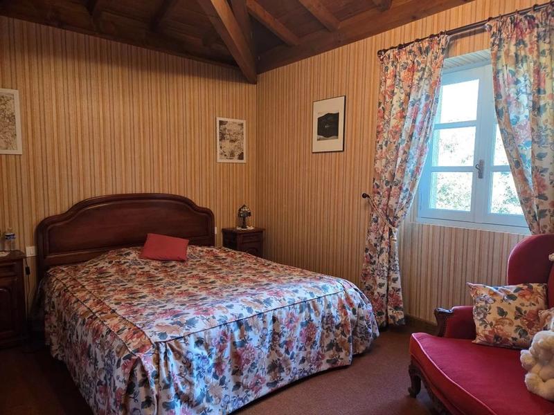 Maison en pierre - 169 m² - 7 pièces