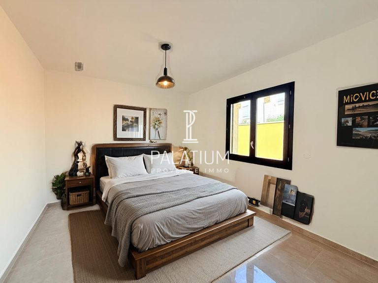 Villa - 140 m² - 6 pièces