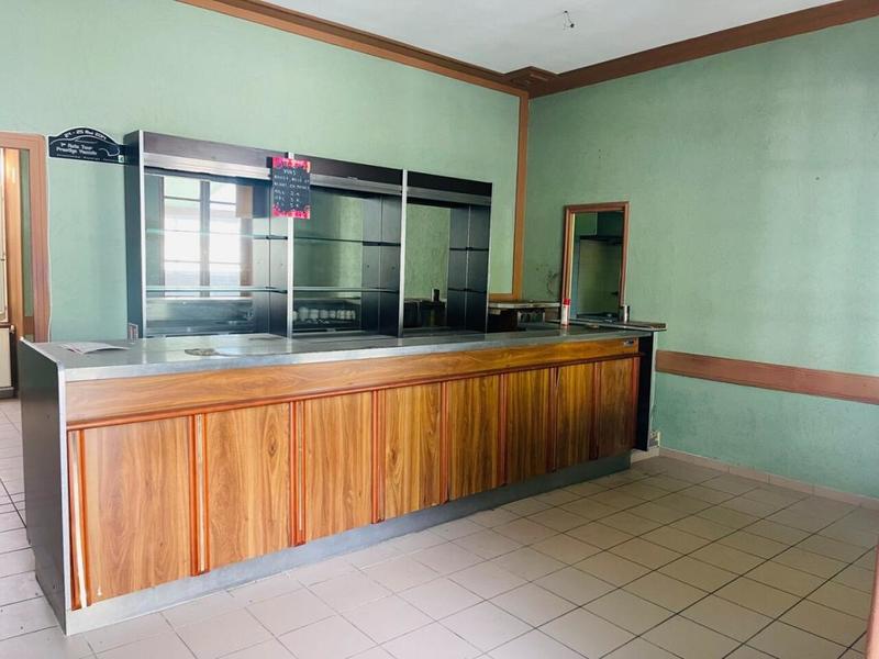 Propriété - 312 m² - 10 pièces