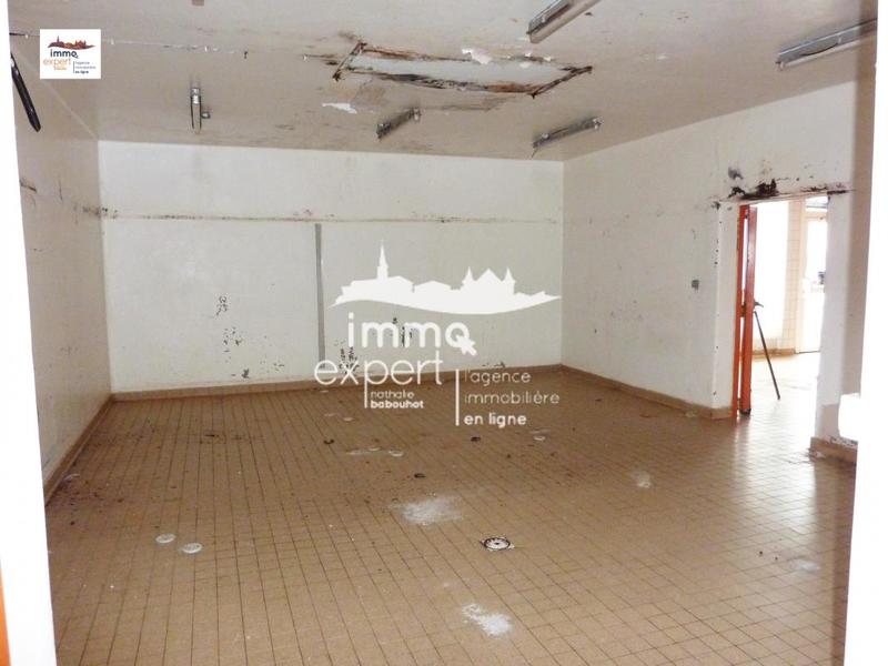 Local commercial - 211 m² - 7 pièces