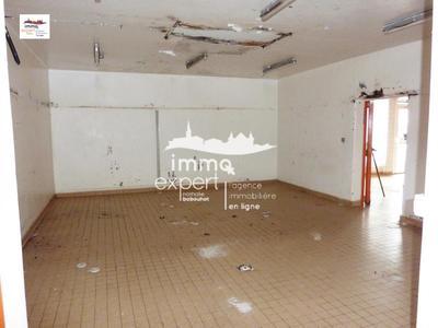 Local commercial - 211 m² - 7 pièces