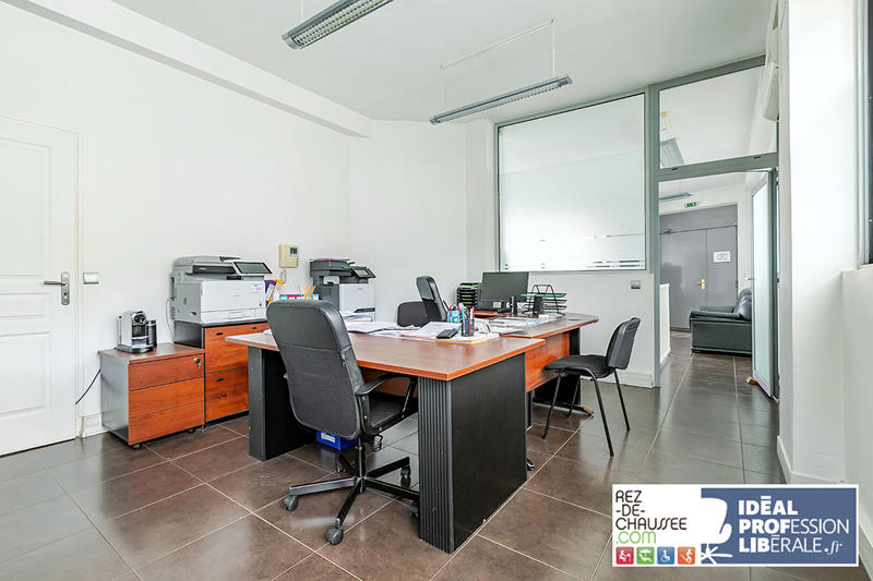 Local commercial - 76 m² - 4 pièces