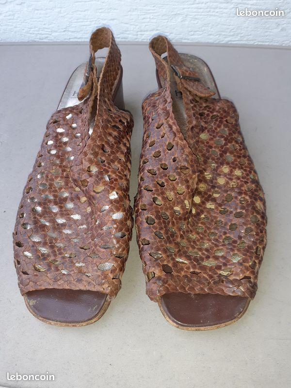 Paire de chaussure de Femme tressée de femme