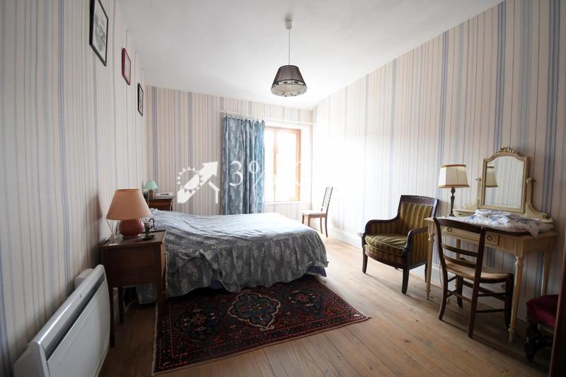 Propriété - 280 m² - 9 pièces