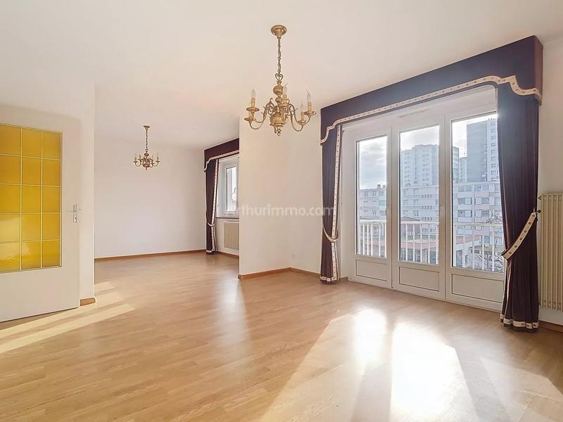 Appartement - 90 m² - 4 pièces