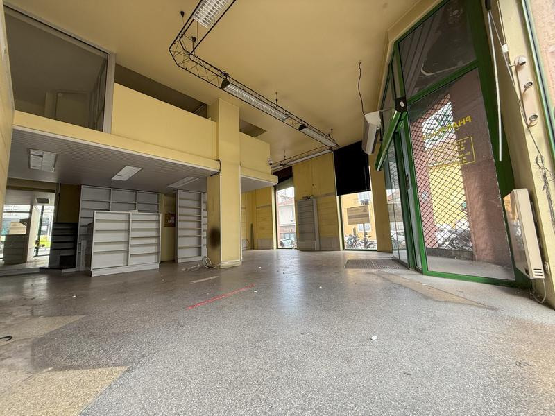 Local d'activités - 73 m²