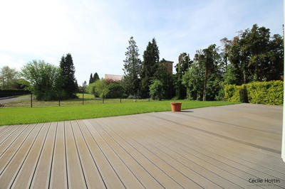 Maison - 240 m² - 9 pièces