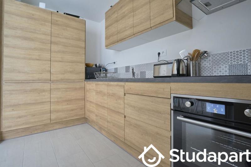 Chambre - 11 m² - 1 pièce