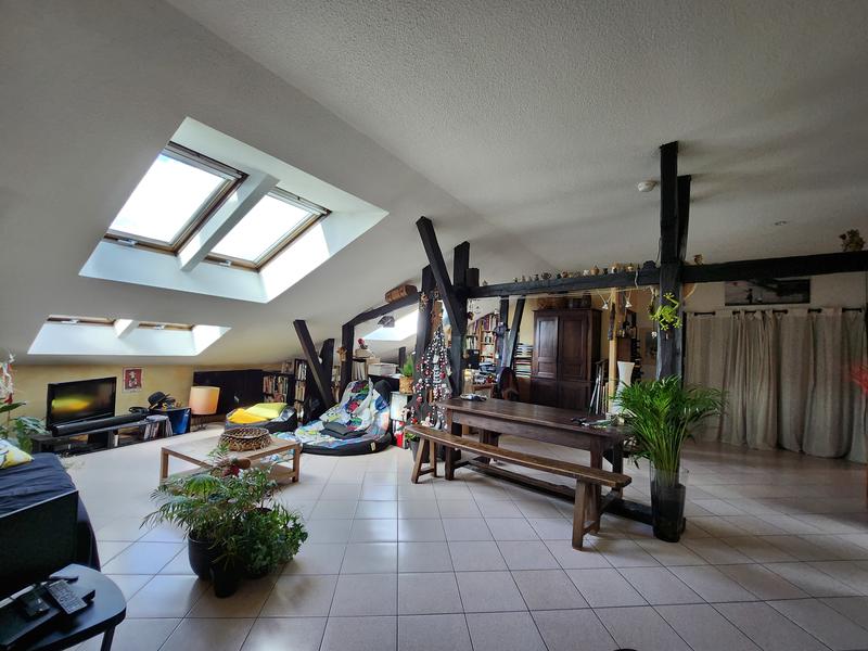 Appartement - 80 m² - 4 pièces