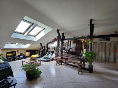 Appartement - 80 m² - 4 pièces