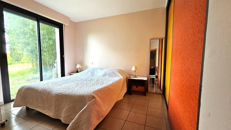 Maison - 220 m² - 10 pièces